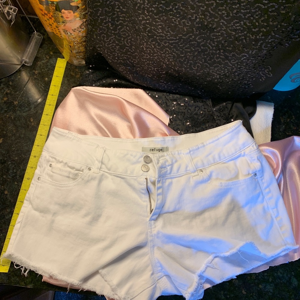 Refuge White Jean Shorts frayed cuff size 12 loose
